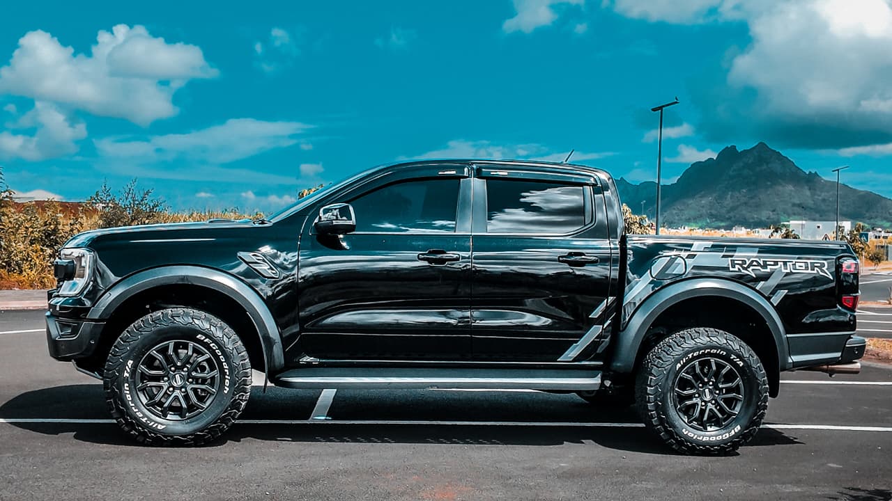 RAPTOR ブラック Ford Raptor 3.0 V6 – Jbadal